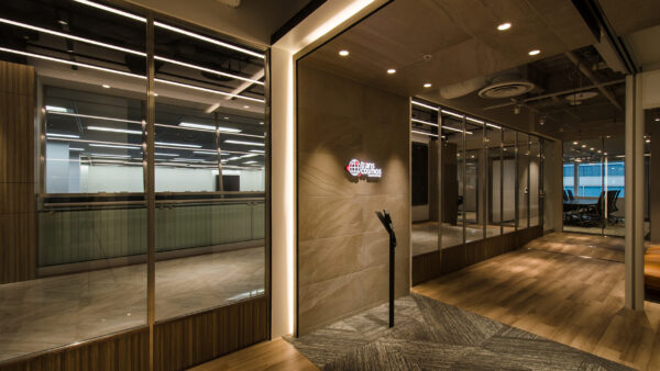 トランスコスモス（株）